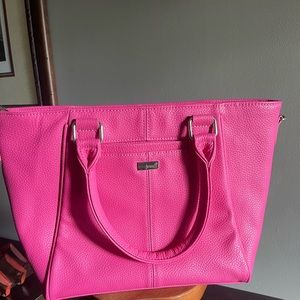 Thirty-One Jewel handbag in pebble pink.